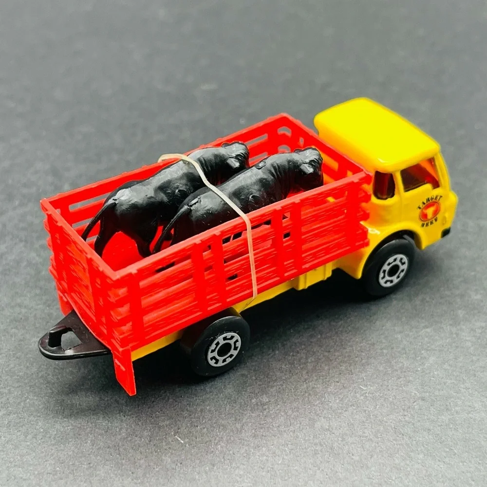 Matchbox Superfast Cattle Truck Hauler Yellow Target Beef Diecast‎ 1/64 Loose